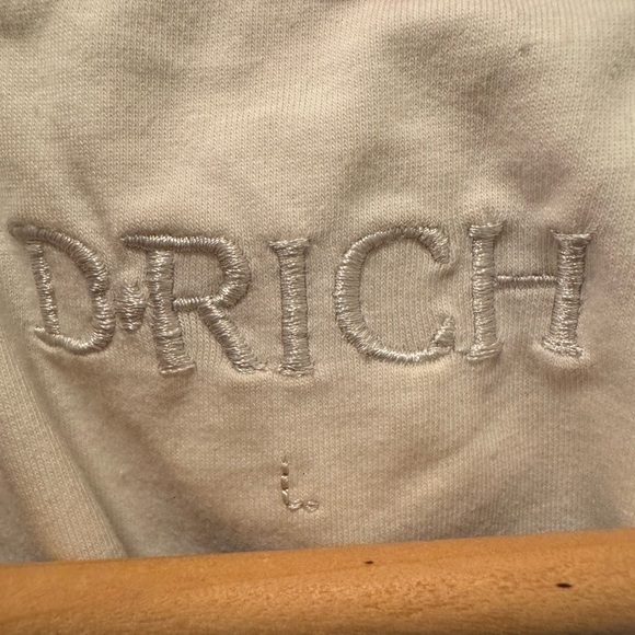D - Rich Clothing - Picture 11 of 13